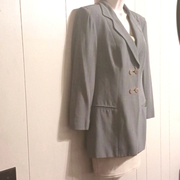 GIORGIO ARMANI Gray and White Pinstriped Blazer Double Breasted size 8 - Picture 3 of 7